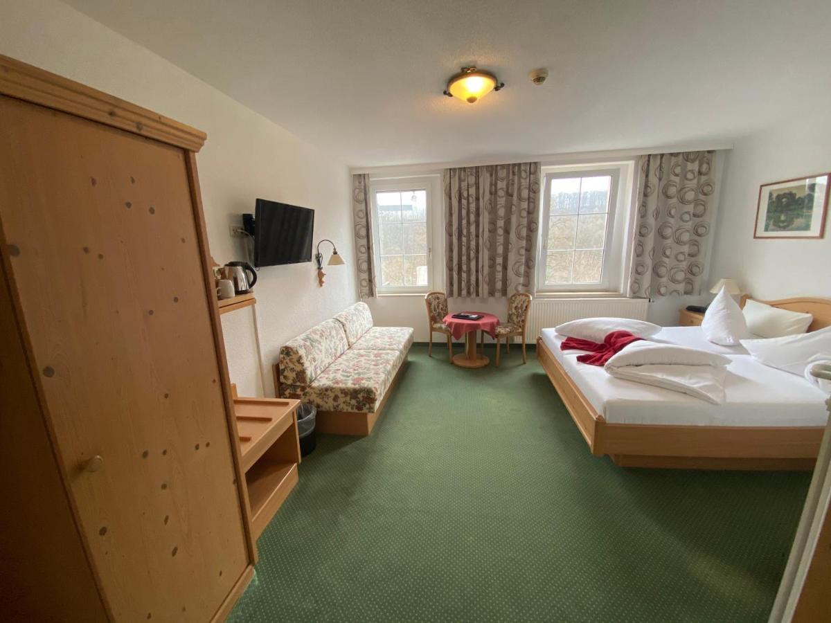 Muldenschlosschen Hotel Lunzenau ภายนอก รูปภาพ