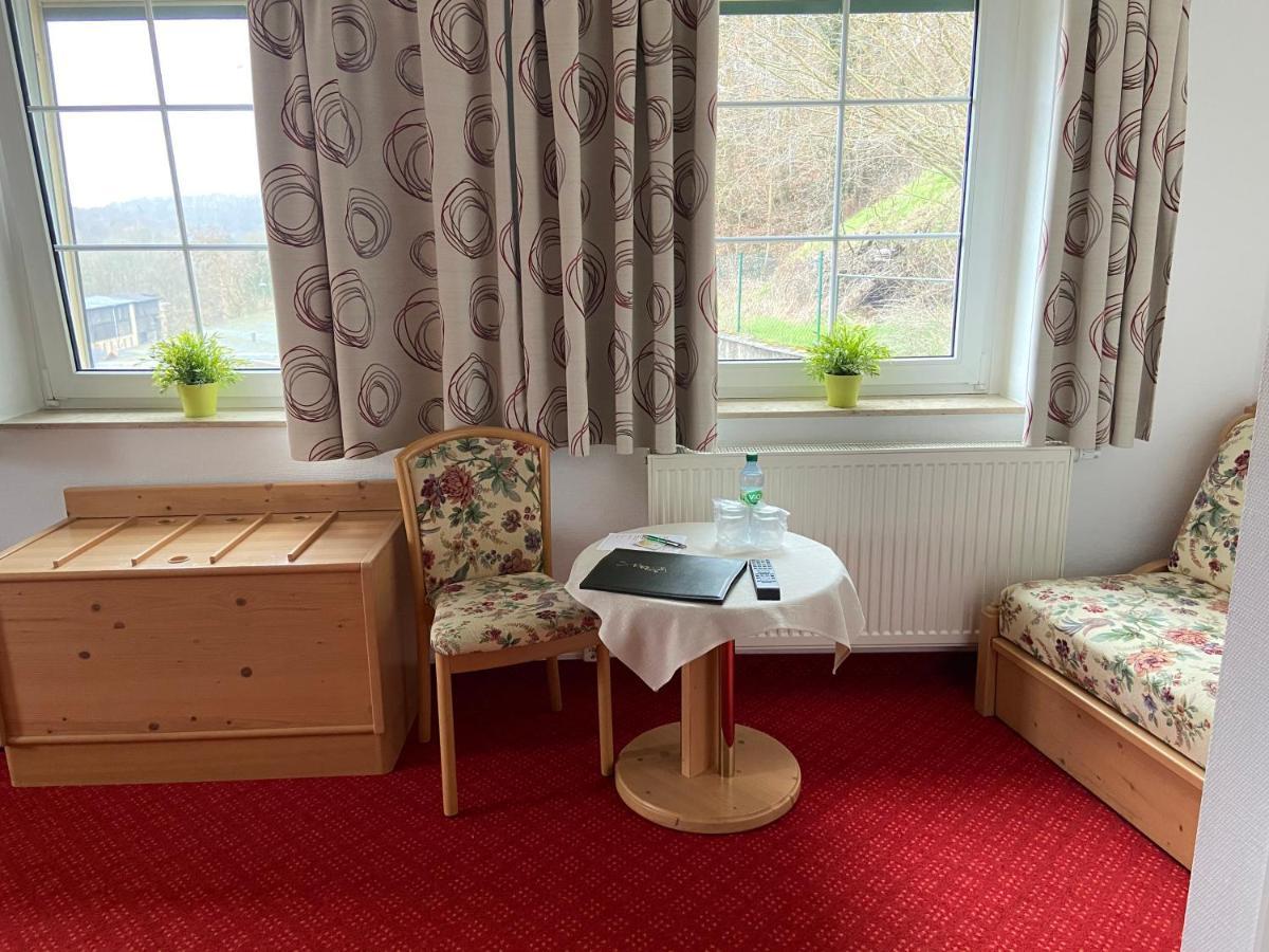 Muldenschlosschen Hotel Lunzenau ภายนอก รูปภาพ